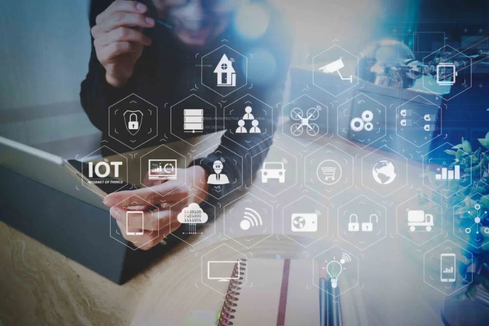 Mini LED與大尺寸智慧商顯：信息技術的新引擎